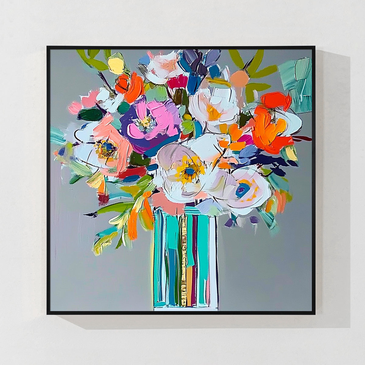 モダンな花瓶の絵画 – ティール、オレンジ、ブラッシュの花の壁アート
