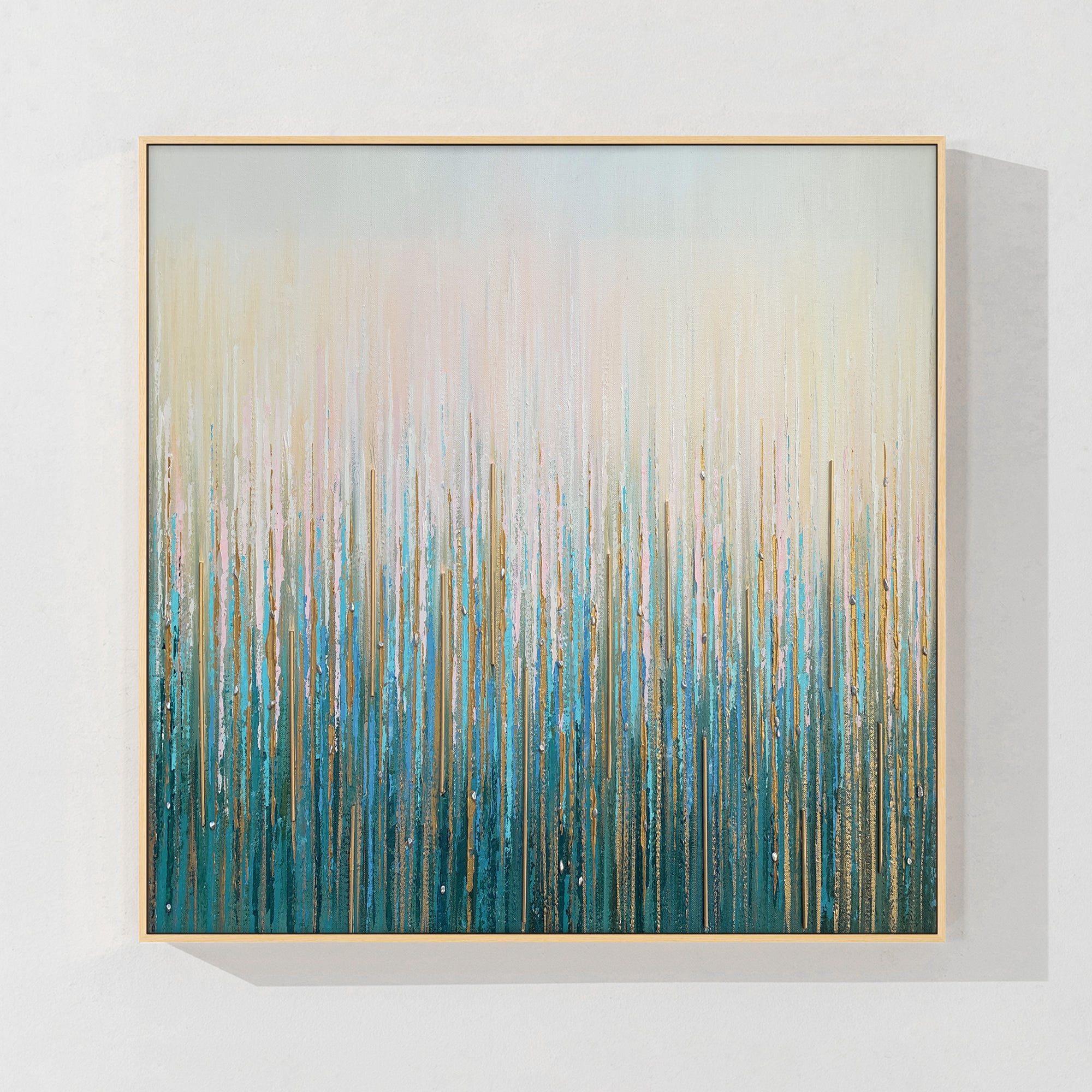 抽象的な青緑と金色の縦線デザインのウォールアート