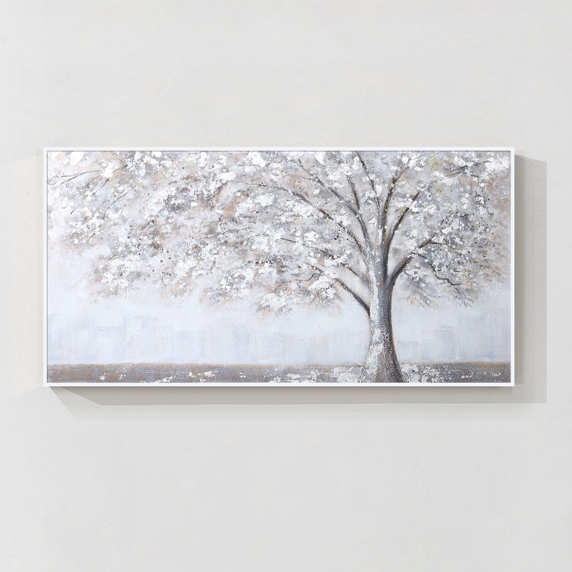 Arte mural de árbol en flor plateado y gris