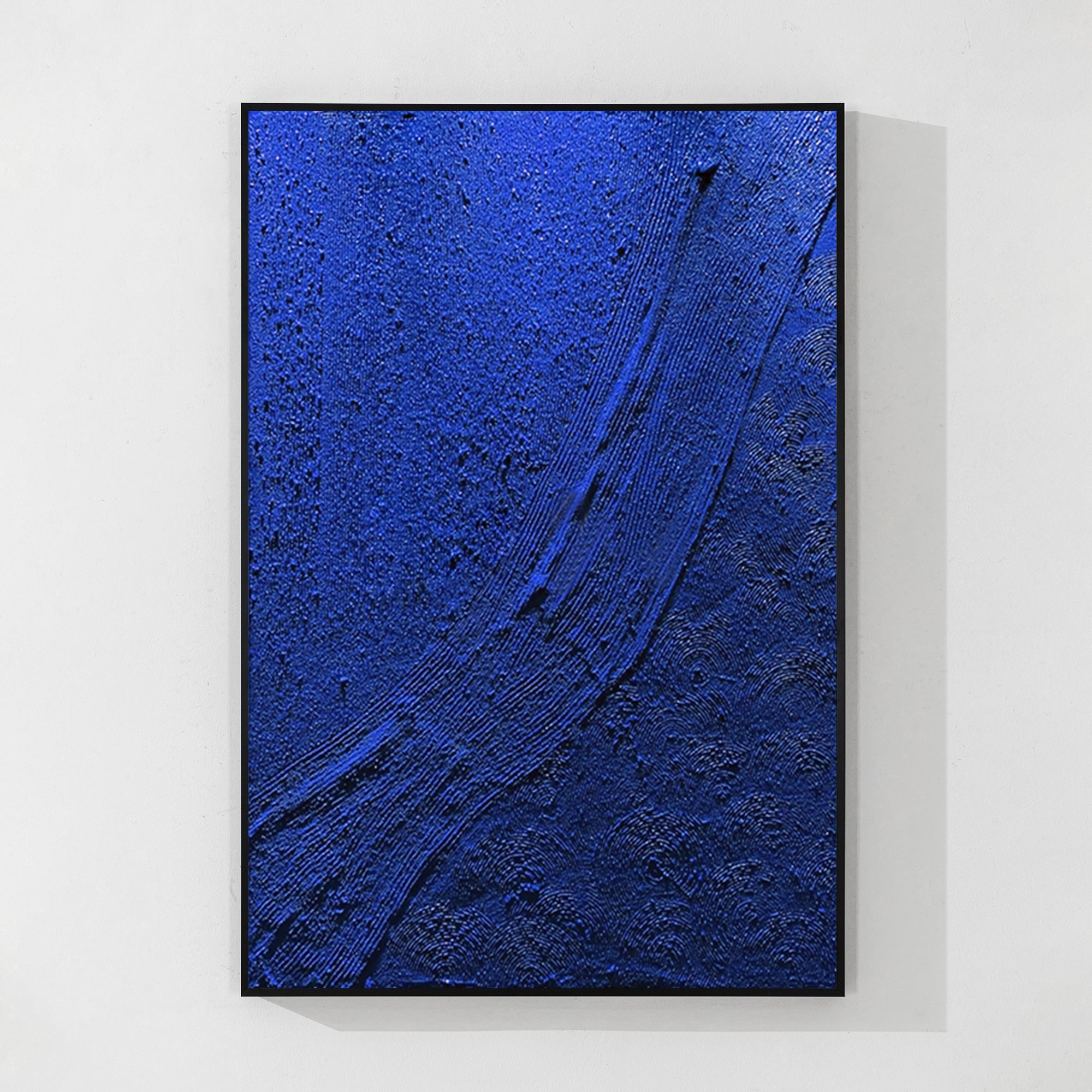 Arte de pared abstracto en azul eléctrico