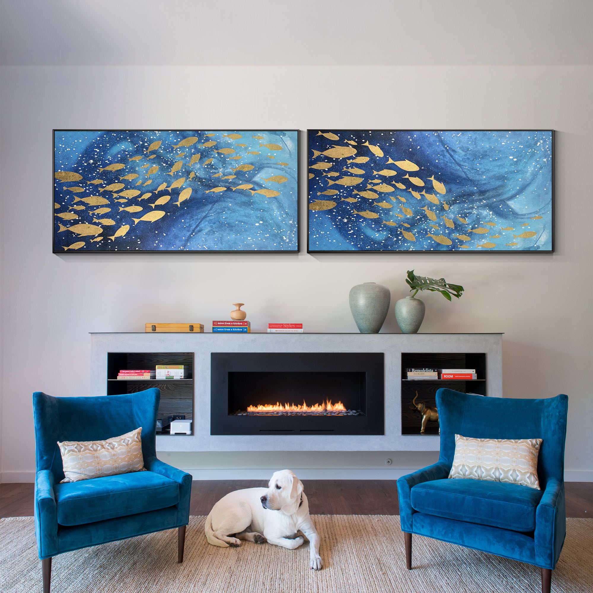 Conjunto de 2 cuadros abstractos de peces azules y dorados